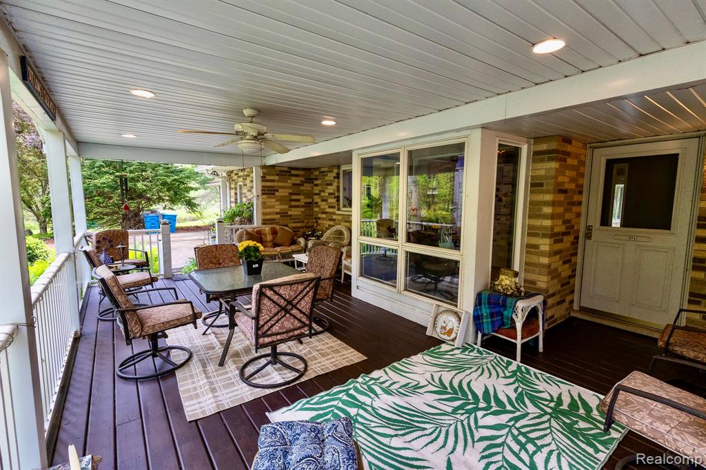 8197 Irish Road Millington, MI 48746 - Photo 4 of 58