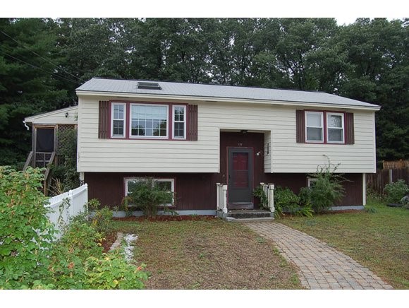 131 Rochelle Avenue Manchester, NH 03102 - Photo 1 of 1 Gallery Image 1