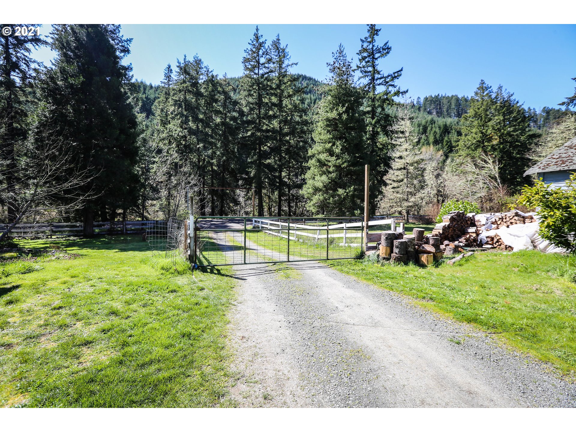 37953 Row River Road Dorena, OR 97434 - Photo 24 of 31