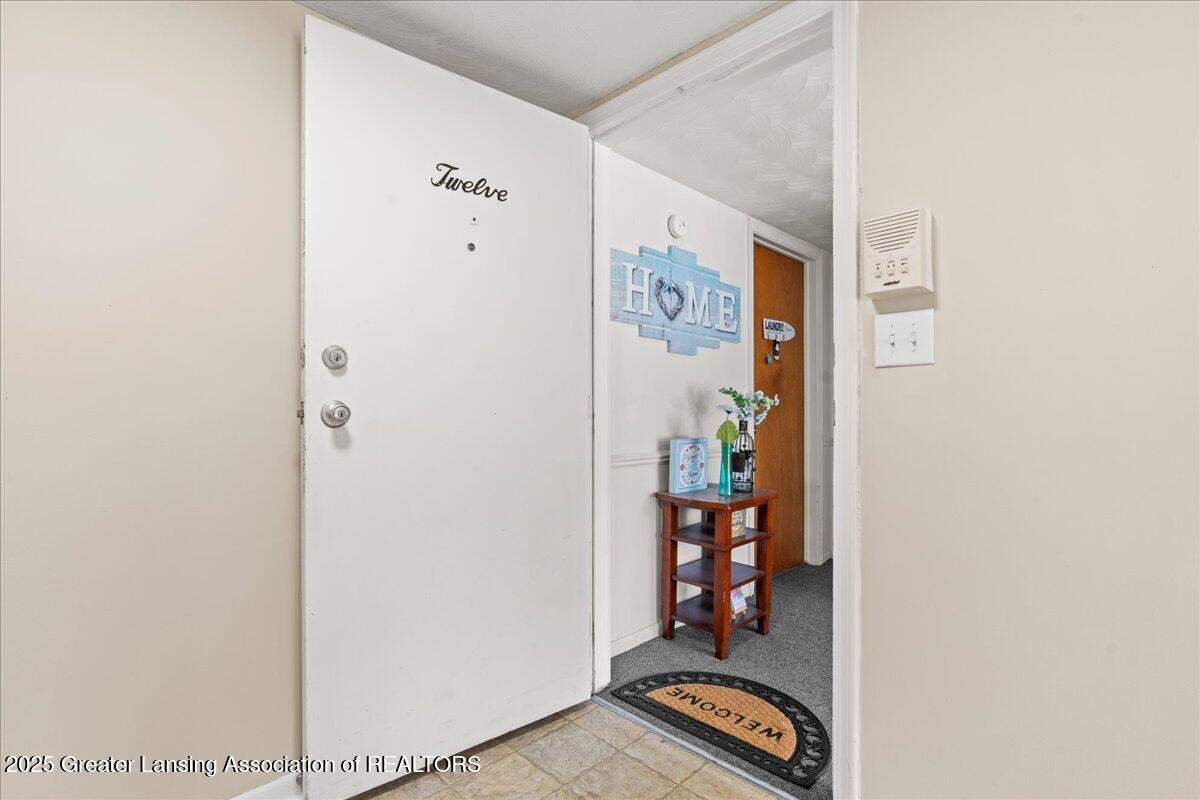 4819 Gull Road, Unit 12 Lansing, MI 48917 - Photo 3 of 23 06-Media Jett - 02