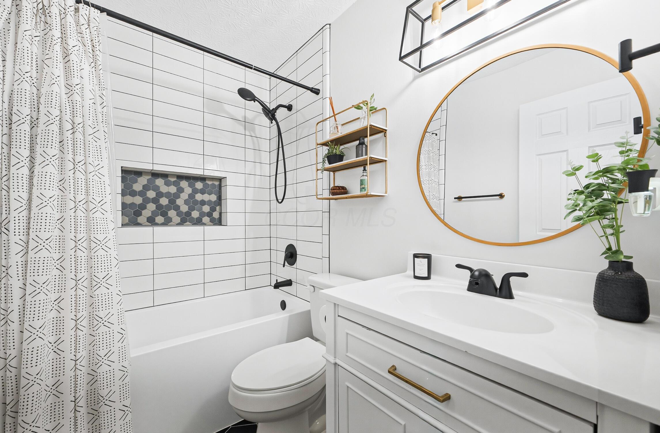 637 Ridenour Road Columbus, OH 43230 - Photo 32 of 61 Updated Full Bath