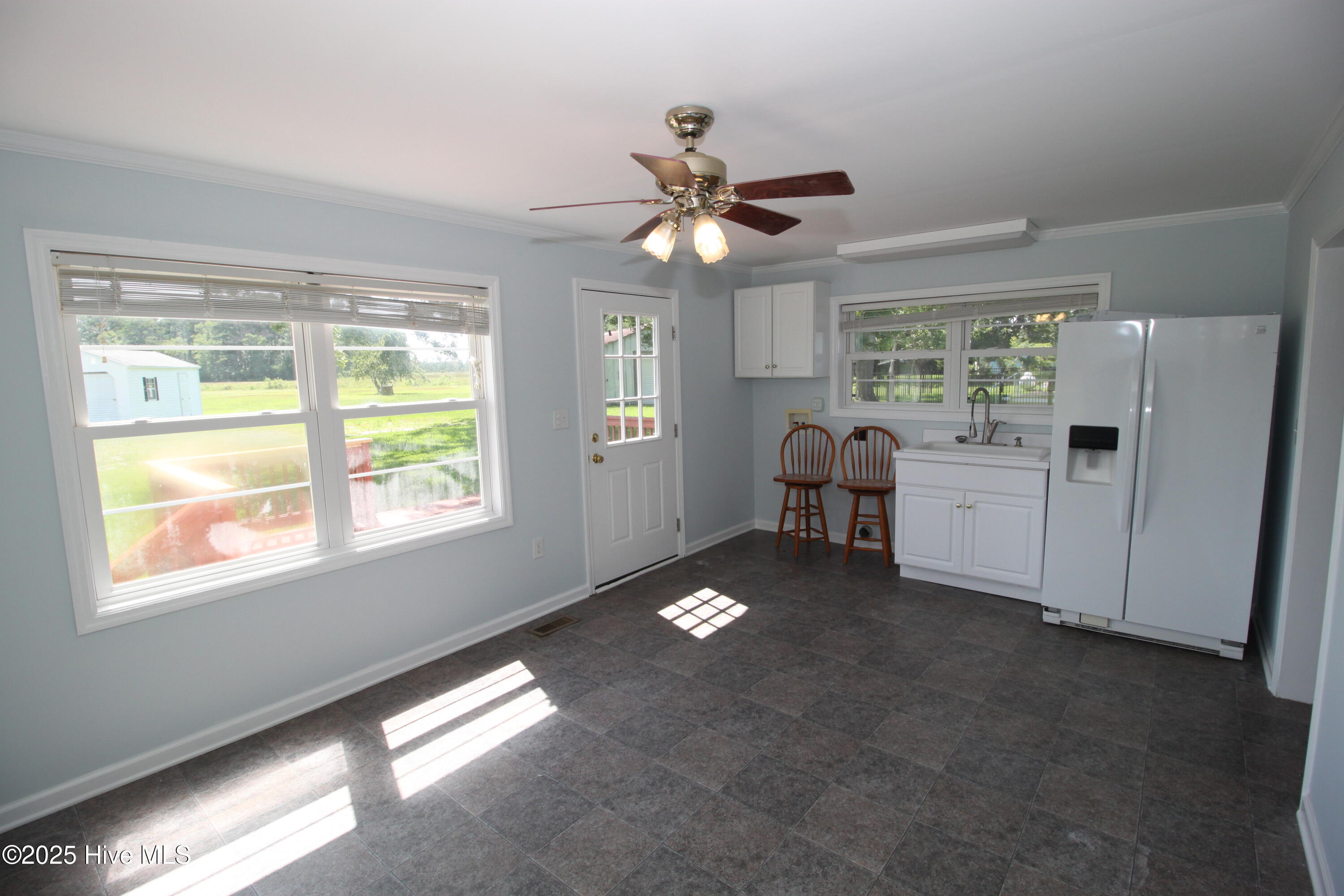 167 Tuttles Grove Road Beaufort, NC 28516 - Photo 15 of 34 Sunroom / Laundry