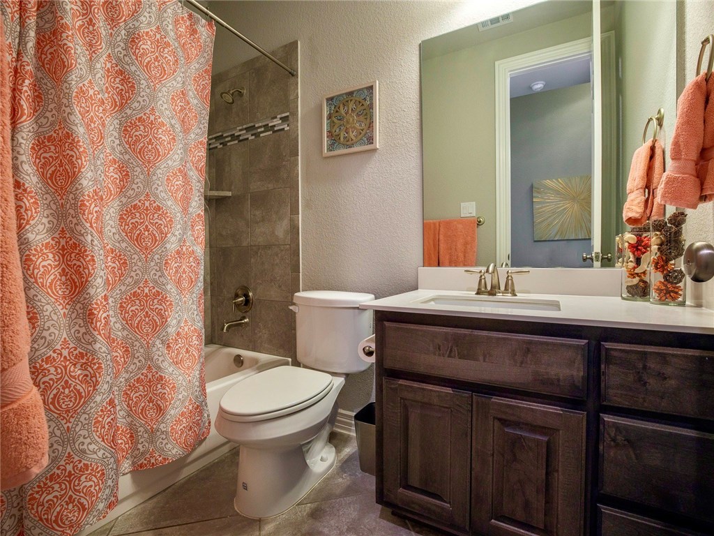 3401 Venezia View Leander, TX 78641 - Photo 29 of 40 Second Full Bathroom on the Main Floor