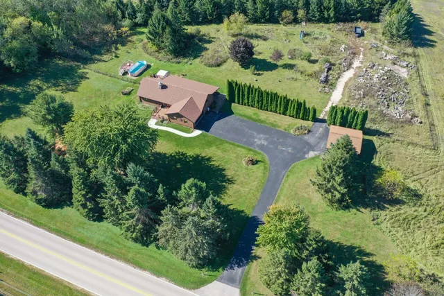 $620,000 | 231 Scenic Road, Richfield, WI 53017