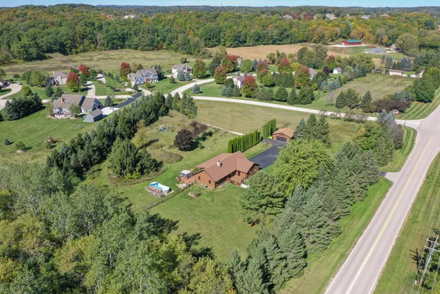 $605,000 | 231 Scenic Road, Richfield, WI 53017