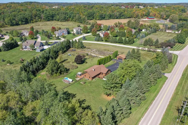 $620,000 | 231 Scenic Road, Richfield, WI 53017