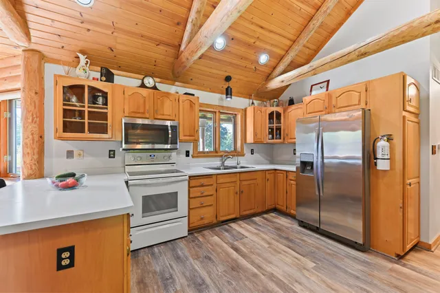 $620,000 | 231 Scenic Road, Richfield, WI 53017