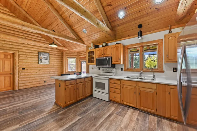 $620,000 | 231 Scenic Road, Richfield, WI 53017