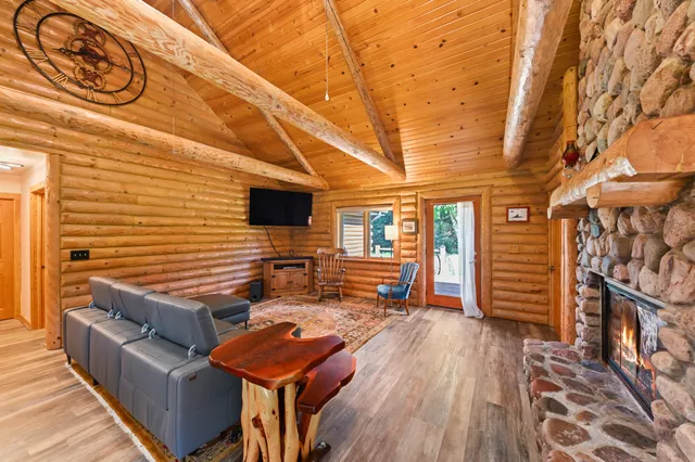 $620,000 | 231 Scenic Road, Richfield, WI 53017