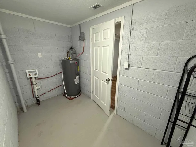 a view of a room with an empty space