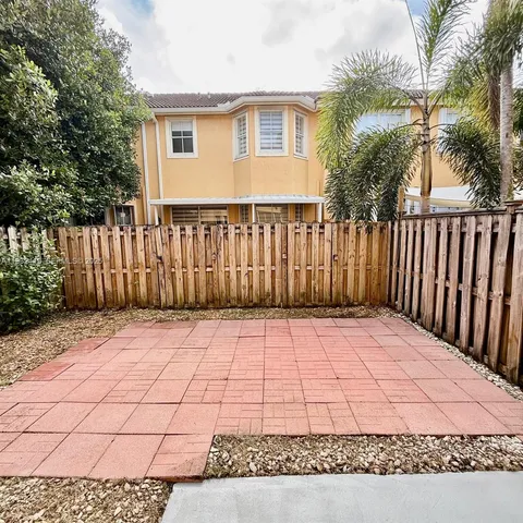 $3,200 | 16660 Southwest 83rd Lane, Unit 16660, Miami, FL 33193