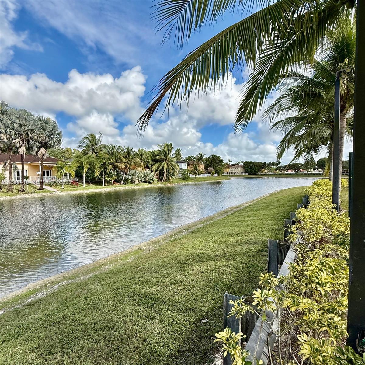 16660 Southwest 83rd Lane, Unit 16660 Miami, FL 33193 - Photo 3 of 28