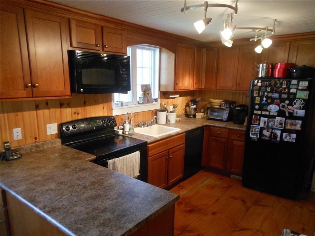 11 Cucumber Hill Road Foster, RI 02825 - Photo 7 of 26 KITCHEN