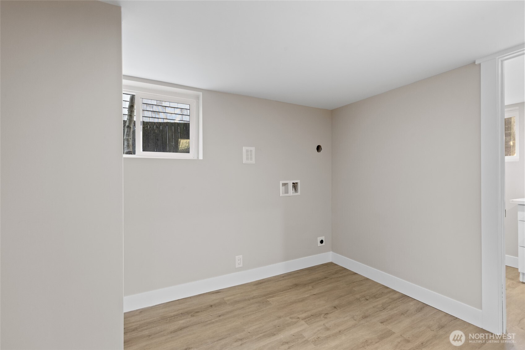 4228 Eastern Avenue North Seattle, WA 98103 - Photo 16 of 26