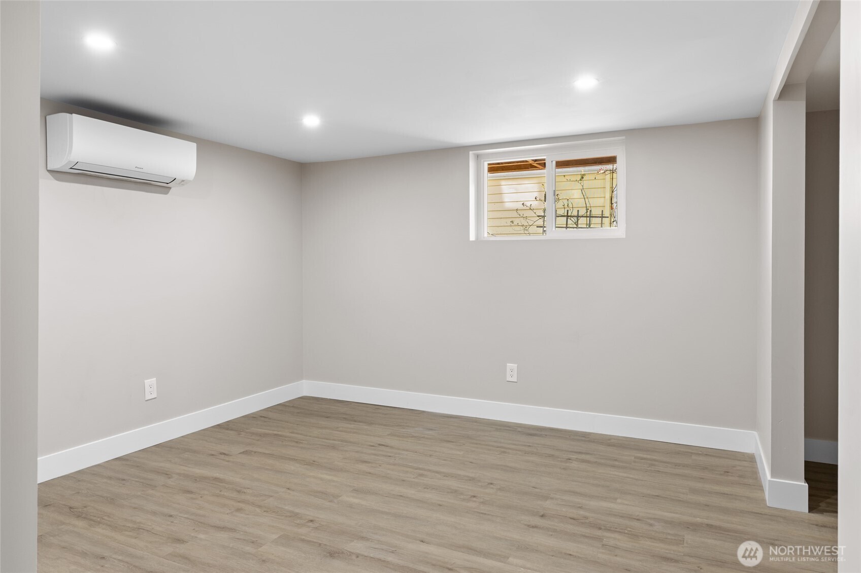 4228 Eastern Avenue North Seattle, WA 98103 - Photo 17 of 26