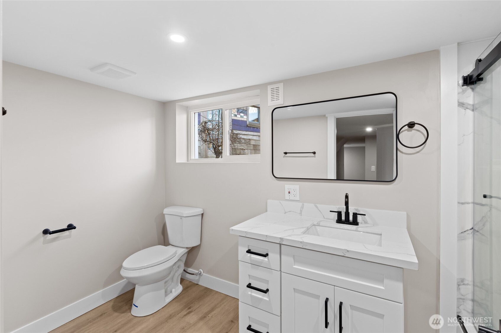 4228 Eastern Avenue North Seattle, WA 98103 - Photo 19 of 26