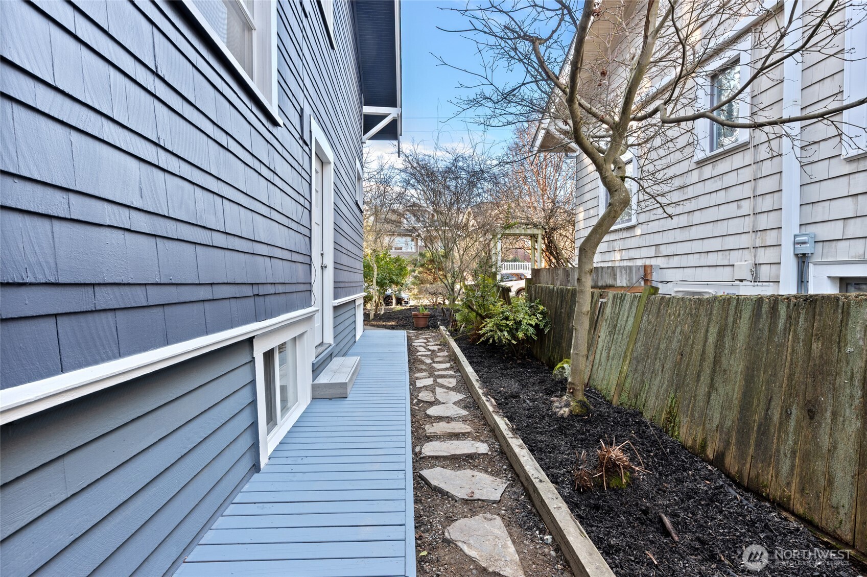 4228 Eastern Avenue North Seattle, WA 98103 - Photo 23 of 26