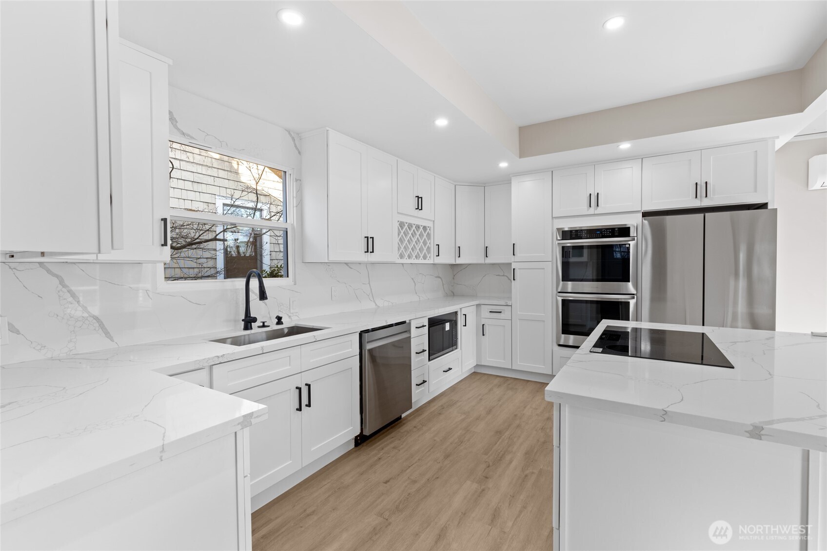 4228 Eastern Avenue North Seattle, WA 98103 - Photo 6 of 26