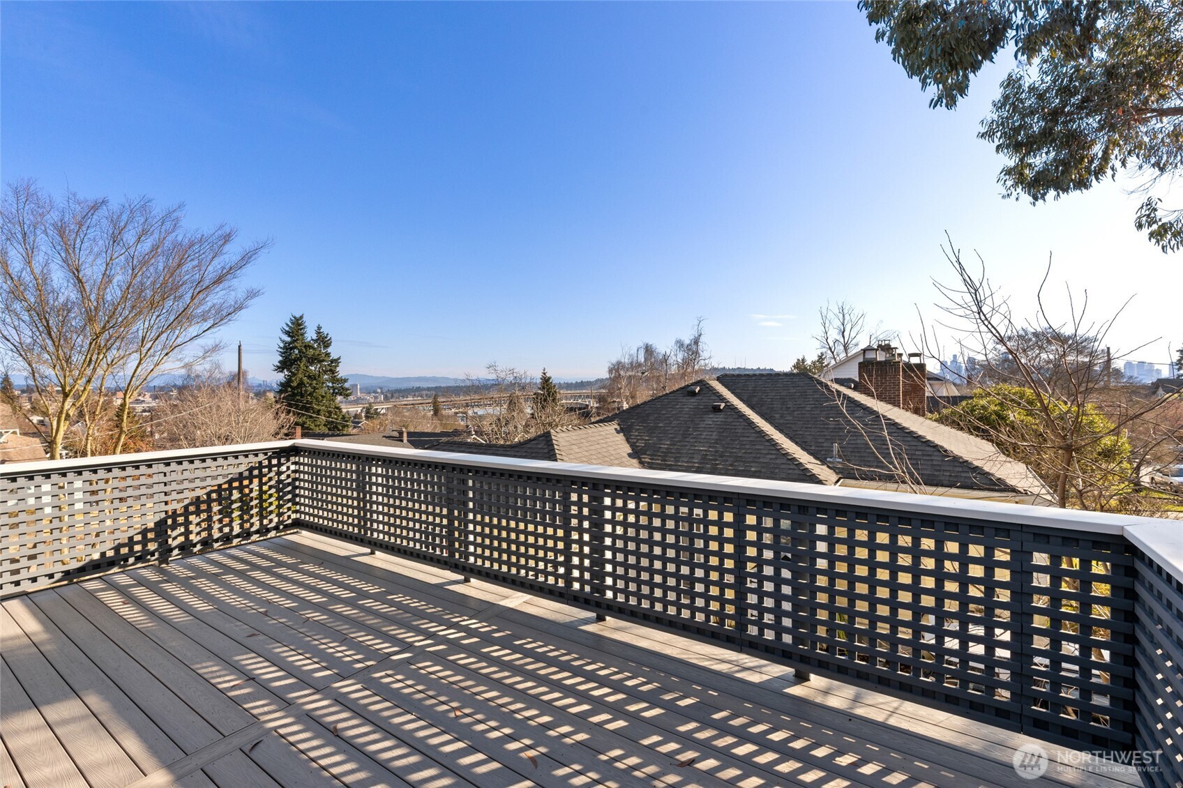 4228 Eastern Avenue North Seattle, WA 98103 - Photo 9 of 26