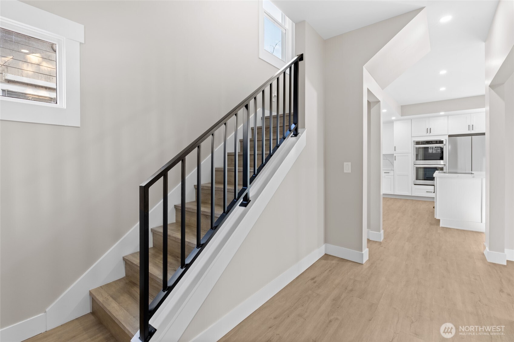 4228 Eastern Avenue North Seattle, WA 98103 - Photo 10 of 26