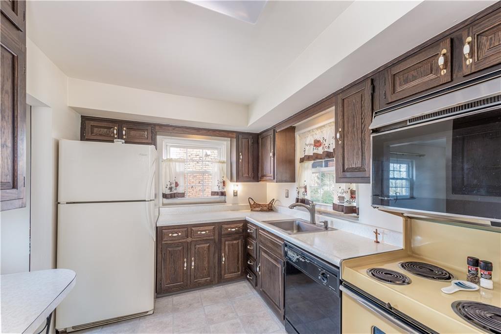 1071 Greentree Road Pittsburgh, PA 15220 - Photo 8 of 25 Gallery Image 8