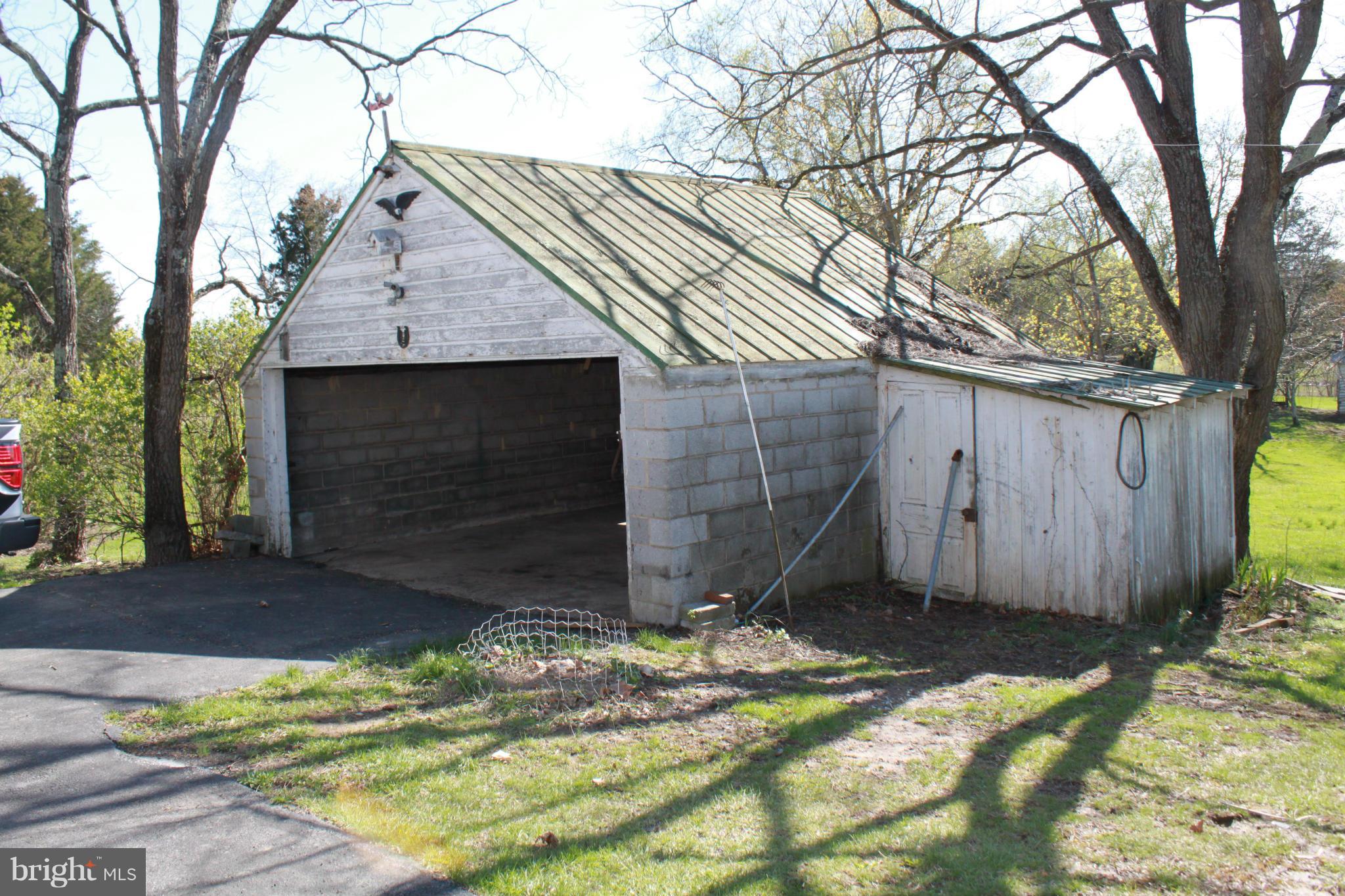 736 Reliance Road Middletown, VA 22645 - Photo 7 of 19 Garage