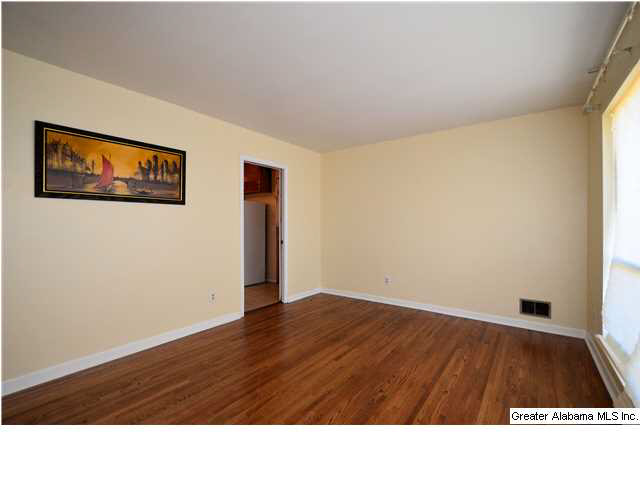 3208 Goldcrest Way Southwest Birmingham, AL 35211 - Photo 3 of 17