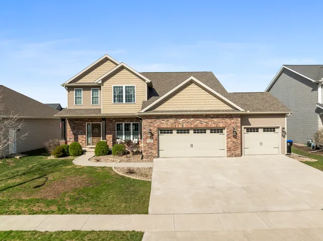 $495,000 | 1520 Stoneroller Circle, Bloomington, IL 61705