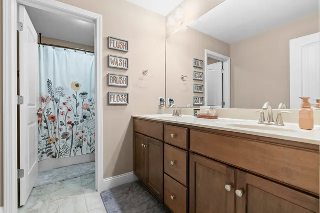 $495,000 | 1520 Stoneroller Circle, Bloomington, IL 61705