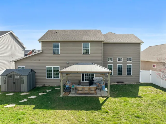 $495,000 | 1520 Stoneroller Circle, Bloomington, IL 61705