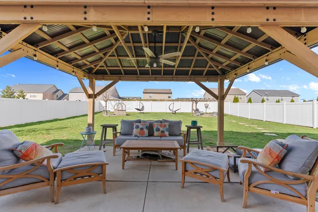 $495,000 | 1520 Stoneroller Circle, Bloomington, IL 61705