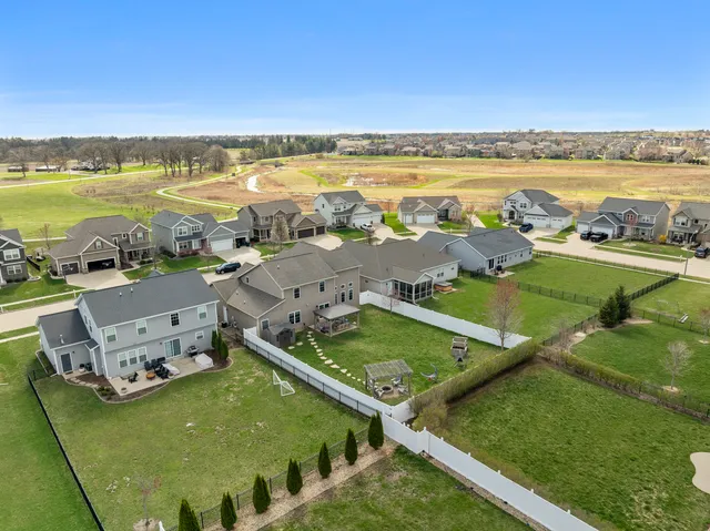 $495,000 | 1520 Stoneroller Circle, Bloomington, IL 61705