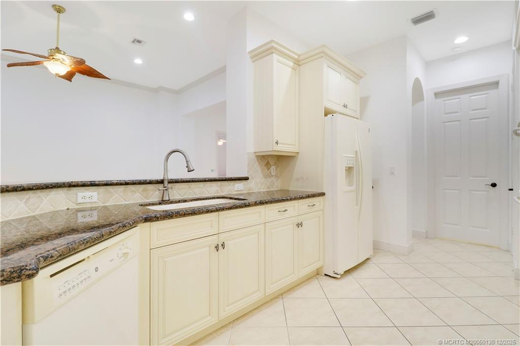 736 Southwest Pebble Lane Palm City, FL 34990 - Photo 14 of 54