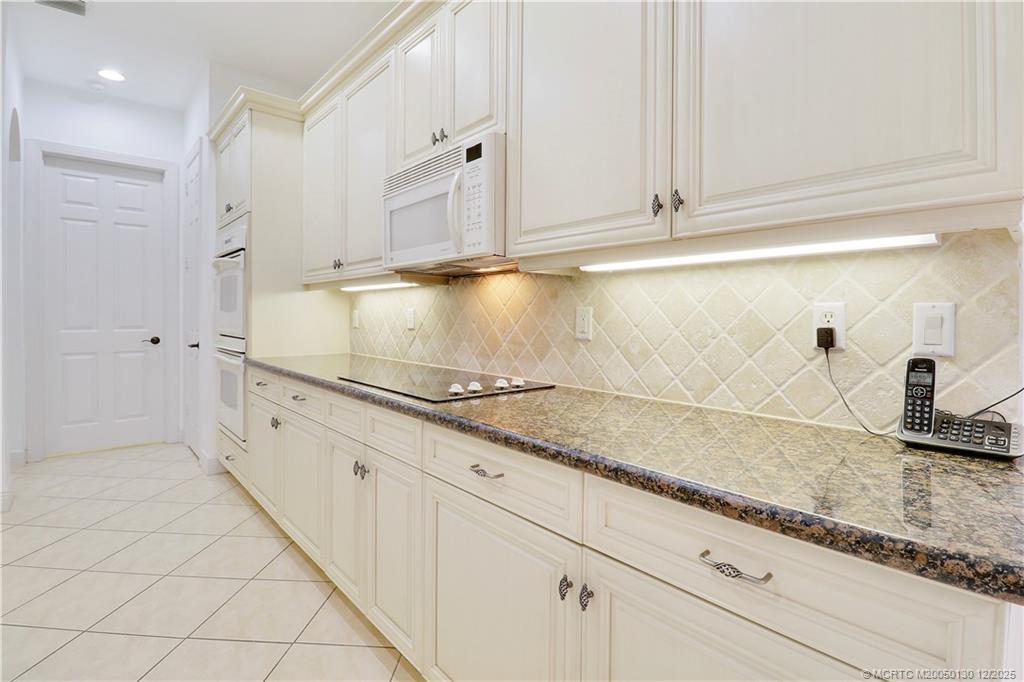 736 Southwest Pebble Lane Palm City, FL 34990 - Photo 16 of 54