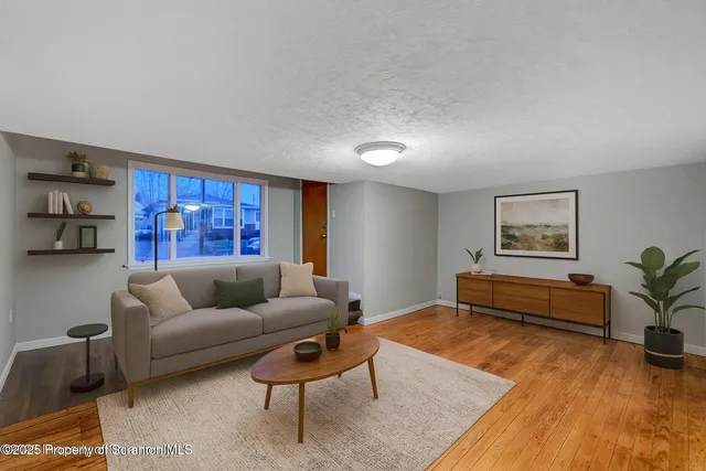 $1,200 | 1326 Winton Street, Archbald, PA 18403