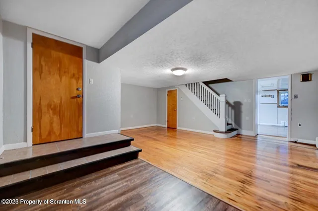 $1,200 | 1326 Winton Street, Archbald, PA 18403