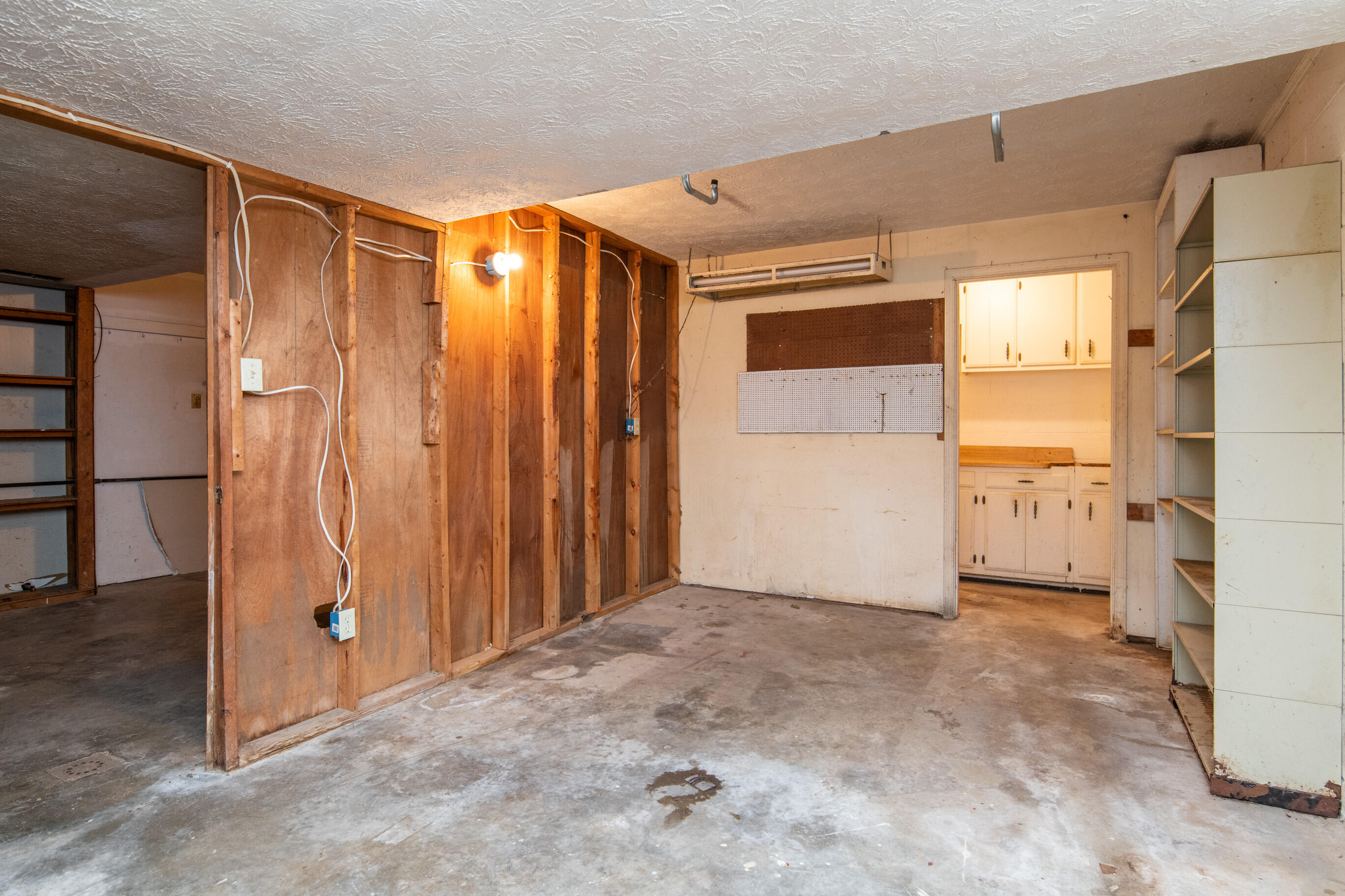 116 Robin Road Nicholasville, KY 40356 - Photo 30 of 33 Garage