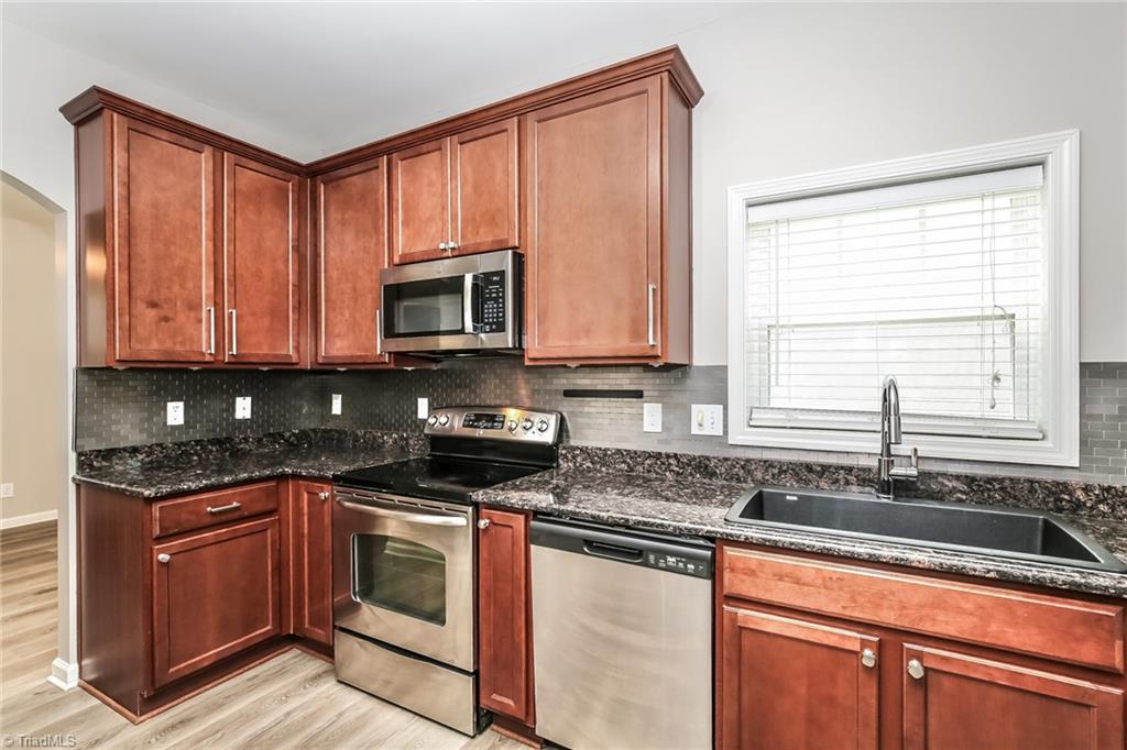 4625 Meadowside Terrace High Point, NC 27265 - Photo 13 of 31
