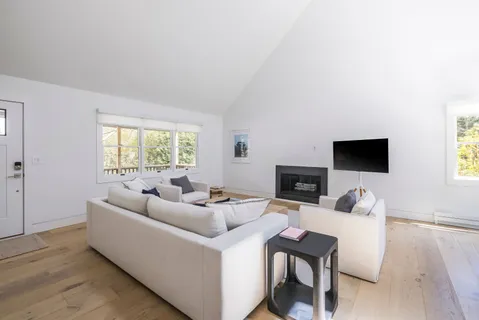 $1,429,000 | 16 Central Avenue, East Hampton, NY 11937