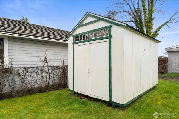 $495,500 | 1975 Wilson Avenue, Enumclaw, WA 98022