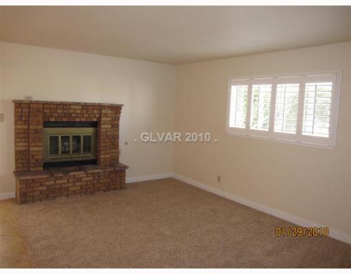 600 Altamira Road Las Vegas, NV 89145 - Photo 4 of 12 Living Room.