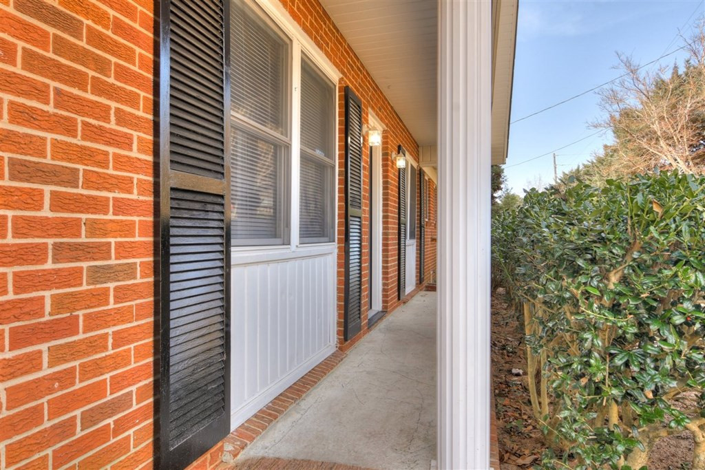 2104 Chadwick Road Augusta, GA 30906 - Photo 4 of 35