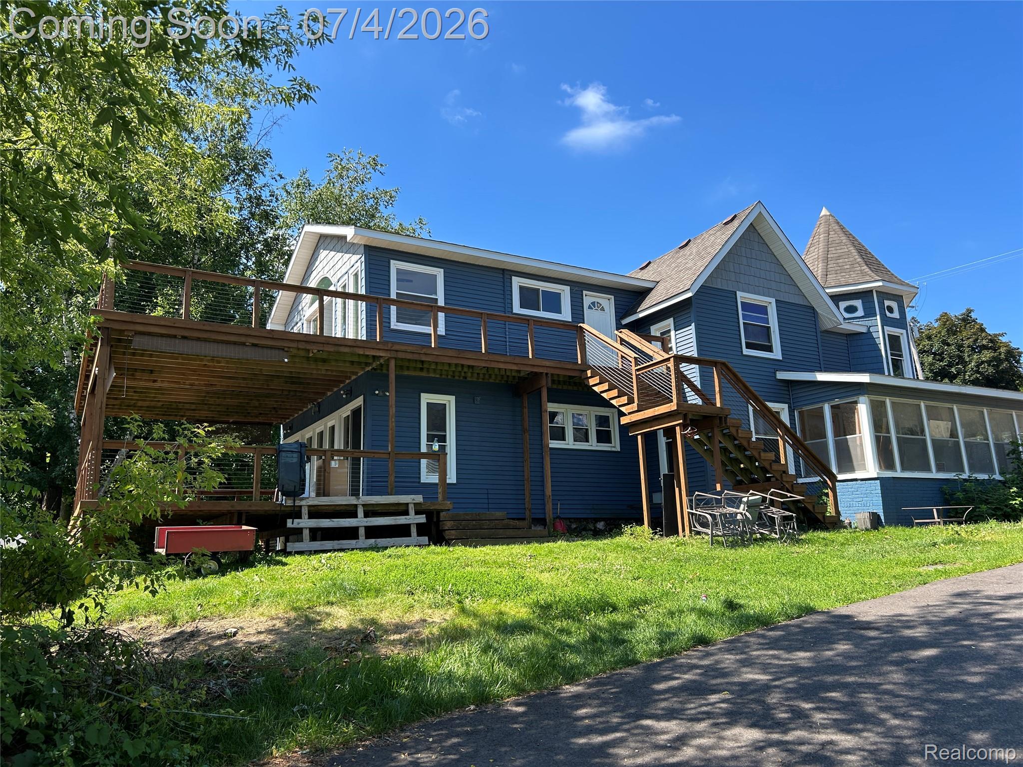 16185 South Seymour Road Linden, MI 48451 - Photo 3 of 8 Endless Possibilities With This Lake Front Home on All Sports Lobdell Lake!