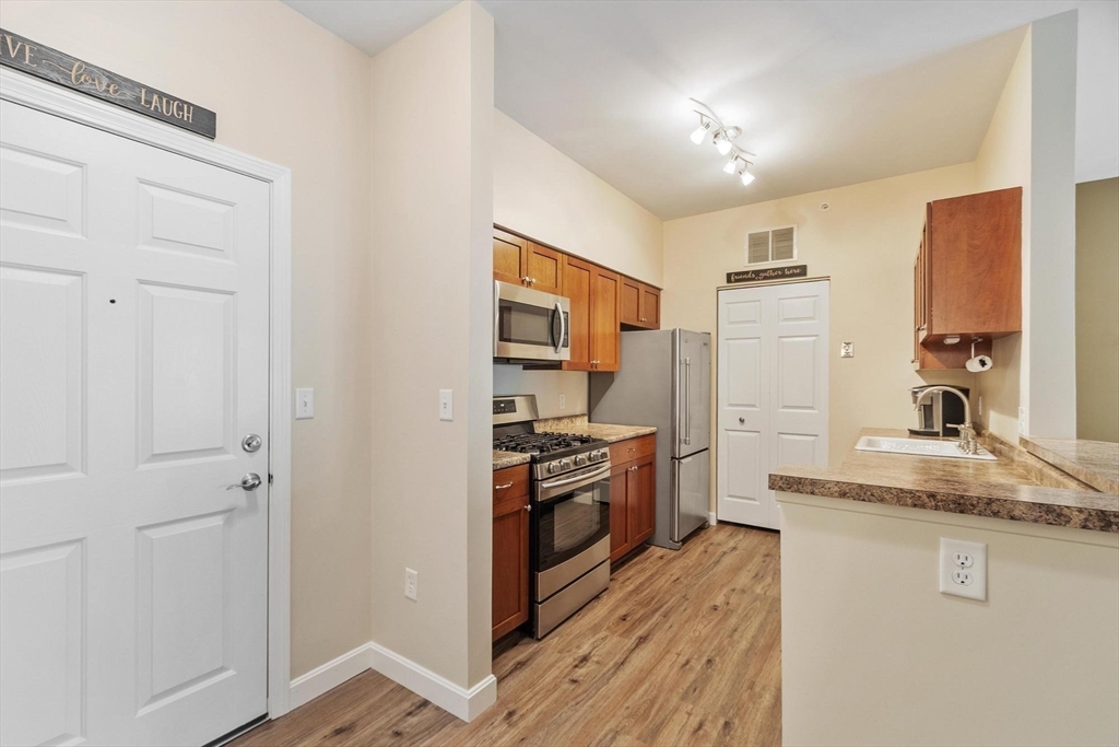 23 Hampshire Road, Unit 414 Methuen, MA 01844 - Photo 11 of 31