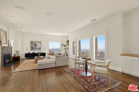 $3,995,000 | 2700 Glendower Avenue, Los Angeles, CA 90027