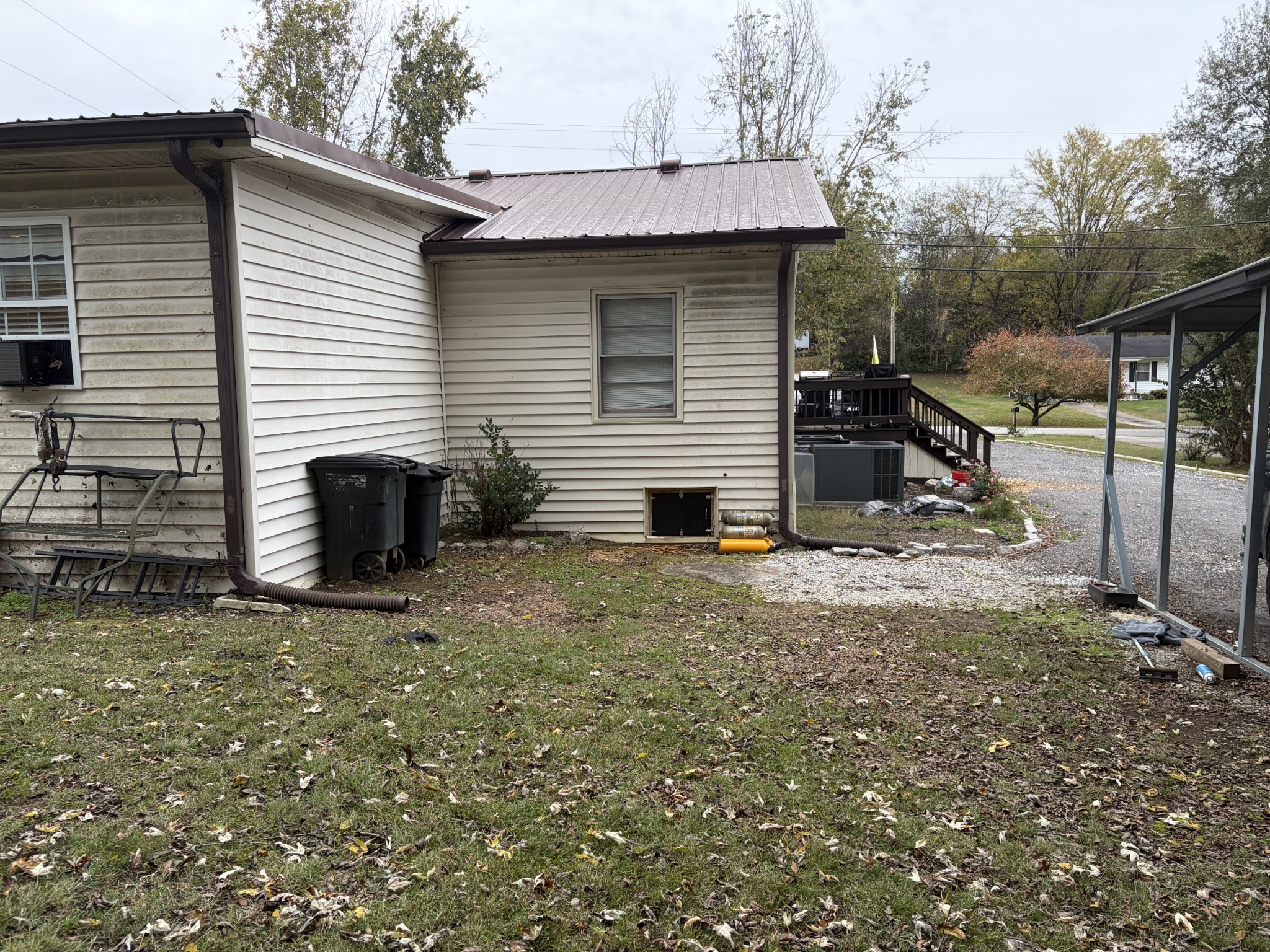 263 Hogan Road Gordonsville, TN 38563 - Photo 13 of 22 a view of a house with backyard