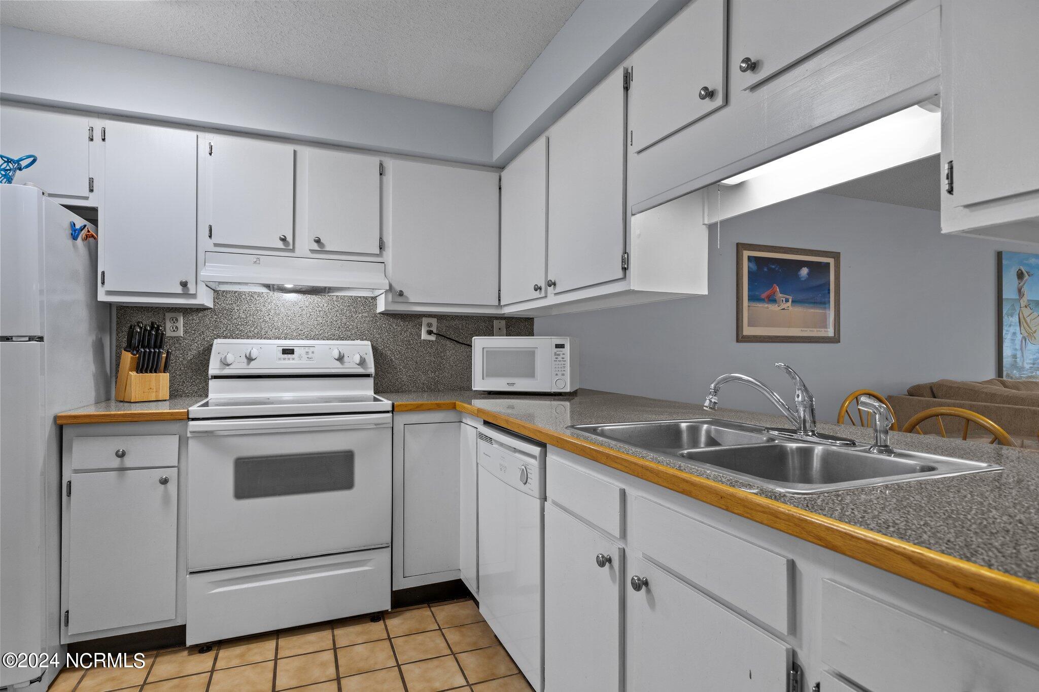 1505 Salter Path Road, Unit 436 Indian Beach, NC 28512 - Photo 17 of 53 11-web-or-mls-1S3A6143