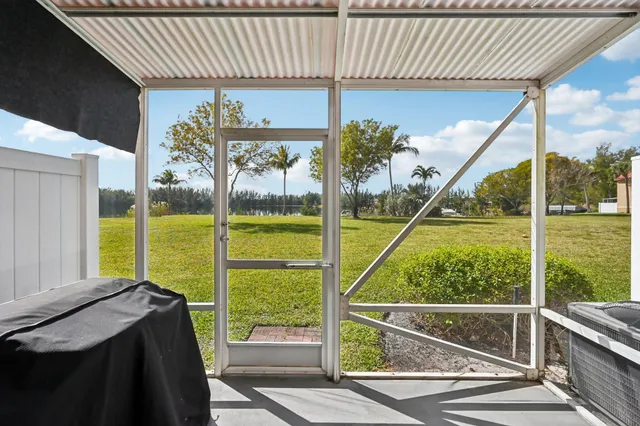 $424,900 | 4065 Crystal Lake Drive, Deerfield Beach, FL 33073