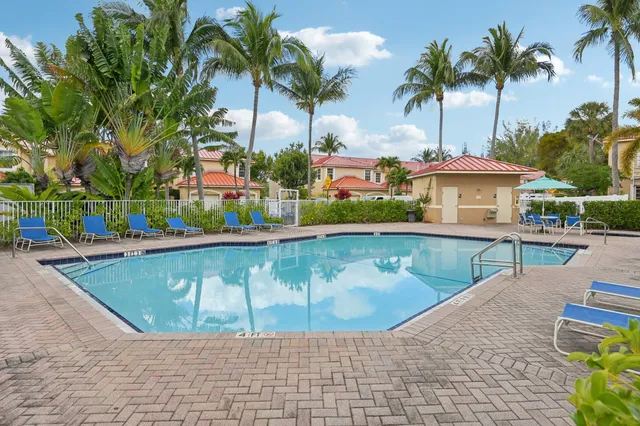 $424,900 | 4065 Crystal Lake Drive, Deerfield Beach, FL 33073