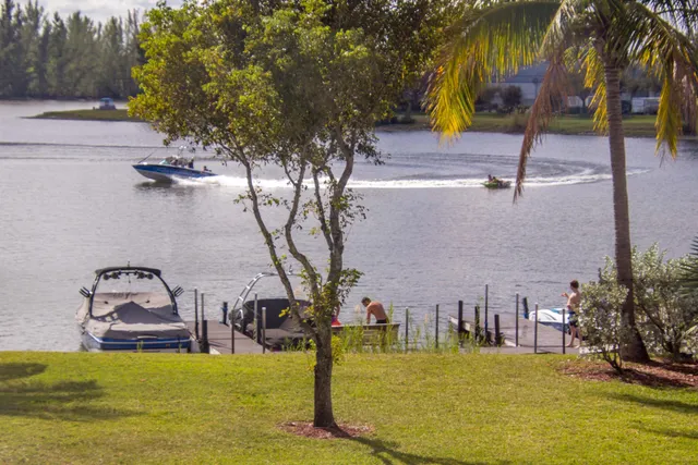 $424,900 | 4065 Crystal Lake Drive, Deerfield Beach, FL 33073